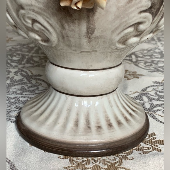 SALE! Italian Capodimonte Vase - Picture 7 of 13
